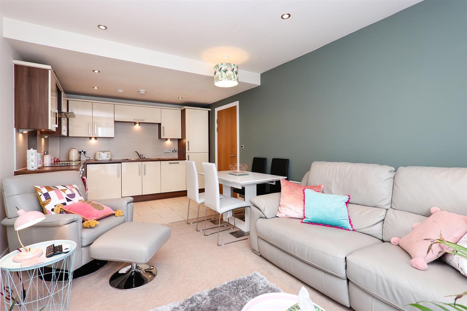 25 Bradbury Hall, Brampton, Chesterfield, S40 2BP Dales and Peaks